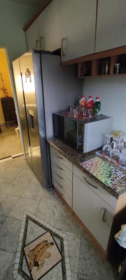 Weltoffenes Privates Gaestezimmer Bei Lgbtq Freundlichen Gastgeber Der Mit In Der Wohnung Lebt 柏林 外观 照片